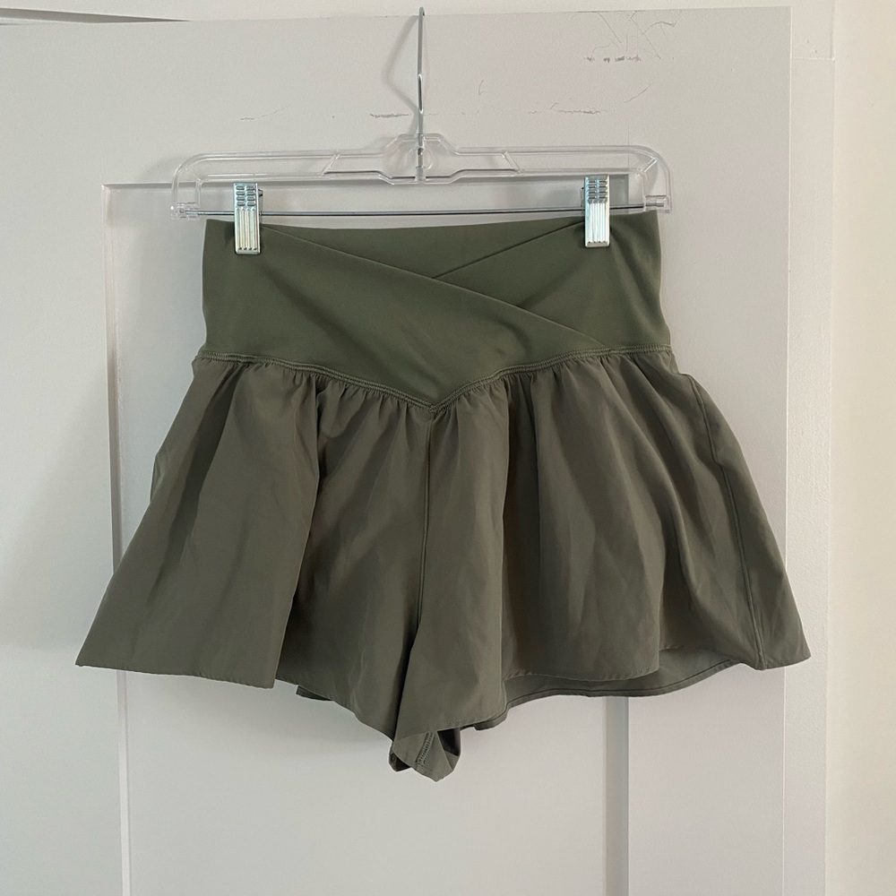 aerie Real Me Crossover Flowy Short - Olive Green